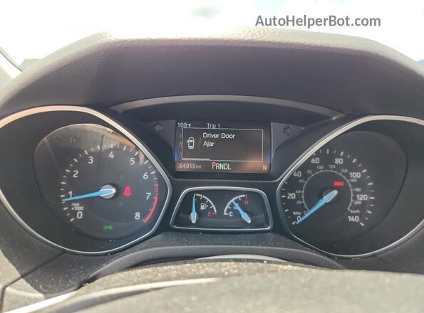 1FADP3K27JL320919 2018 FORD FOCUS White Instrument cluster view