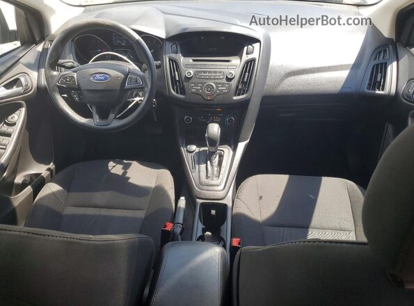 1FADP3K28HL228096 2017 FORD FOCUS White Առջևի վահանակի տեսք