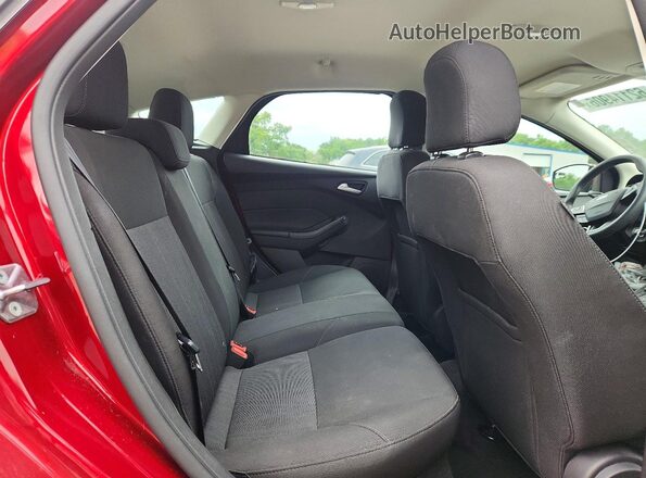 1FADP3K28HL234822 2017 FORD FOCUS Red Հետևի նստատեղերի տեսք