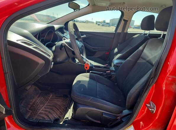 1FADP3K29GL264054 2016 FORD FOCUS Red Widok wnętrza z przodu