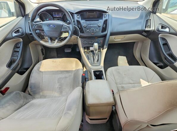 1FADP3K29GL269349 2016 FORD FOCUS White Widok deski rozdzielczej