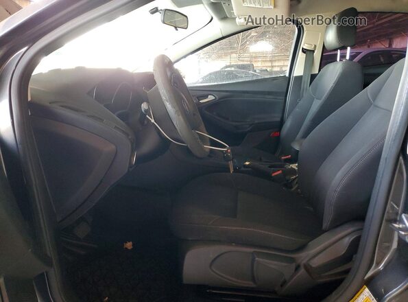 1FADP3K29HL216572 2017 FORD FOCUS Silver Սալոնի դիմացի տեսք