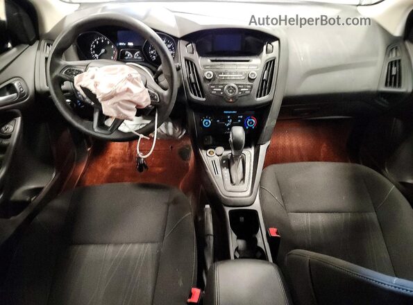 1FADP3K29HL303940 2017 FORD FOCUS Gray Widok deski rozdzielczej