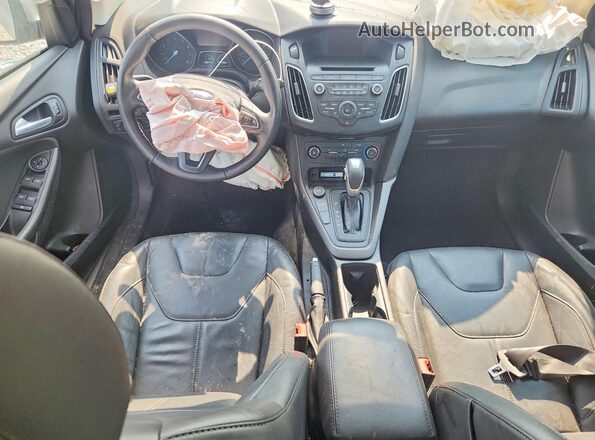 1FADP3K2XGL267335 2016 FORD FOCUS Silver Dashboard view