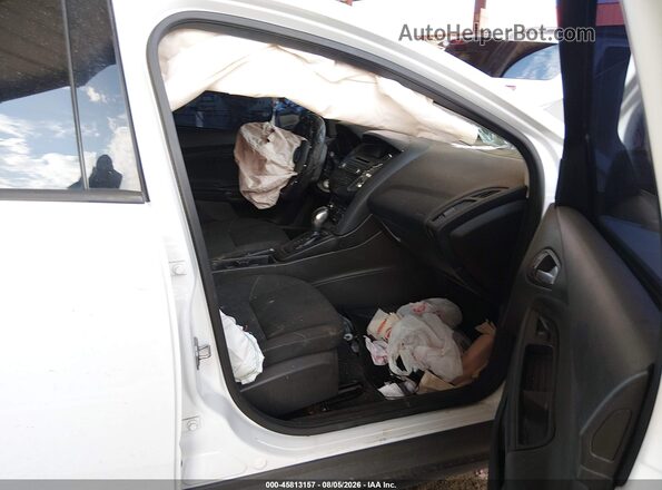 1FADP3K2XGL289951 2016 FORD FOCUS Белый Вид салона спереди