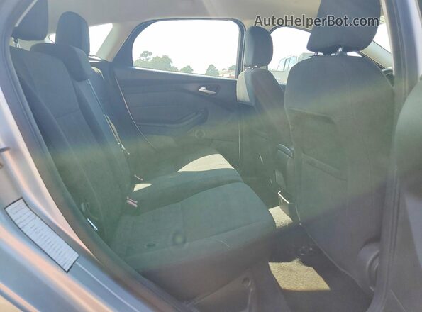 1FADP3K2XGL290999 2016 FORD FOCUS Серебряный Вид задних сидений