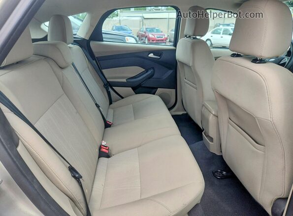 1FADP3K2XGL296379 2016 FORD FOCUS Beige Հետևի նստատեղերի տեսք