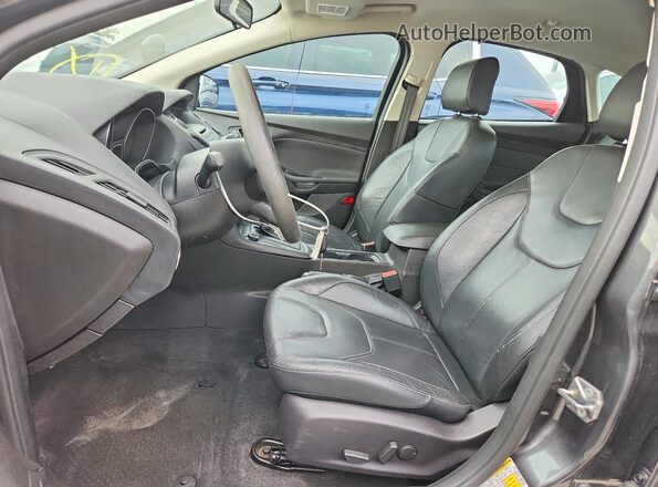1FADP3K2XHL262217 2017 FORD FOCUS Gray Front interior view