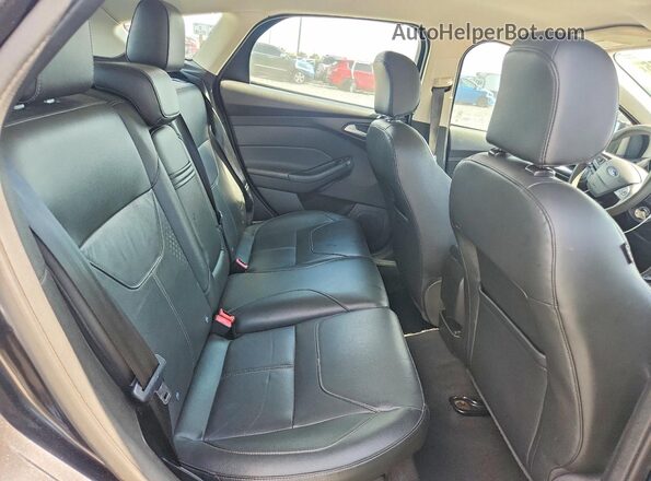 1FADP3K2XHL262217 2017 FORD FOCUS Gray Rear seats view