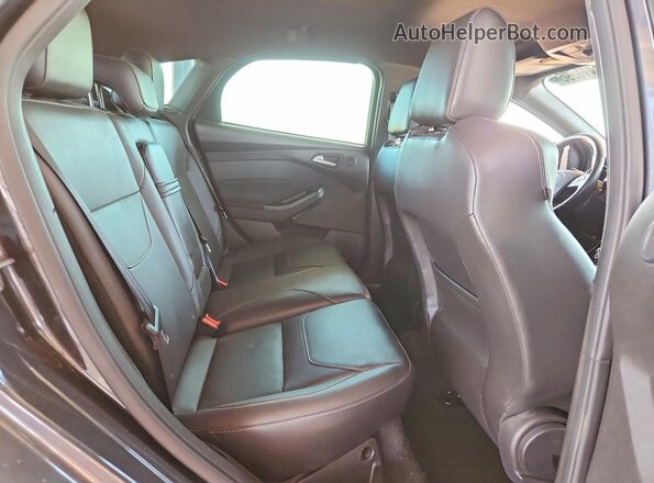 1FADP3L93GL315558 2016 FORD FOCUS Gray Widok tylnych siedzeń