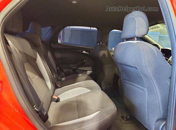 1FADP3L93HL218328 2017 FORD FOCUS Red 