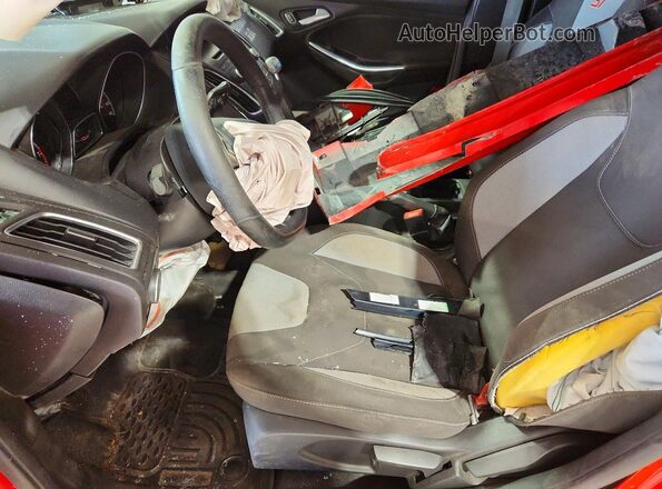 1FADP3L96GL393803 2016 FORD FOCUS Red Вид салону спереду