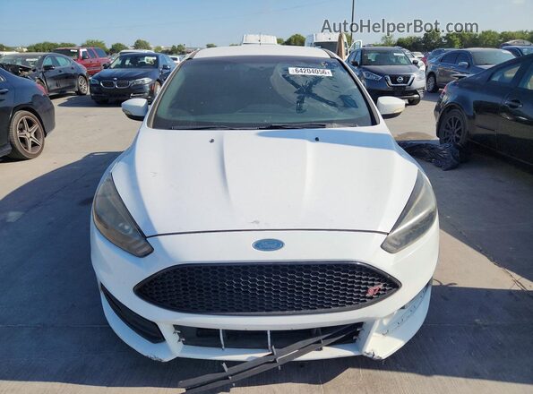 1FADP3L96JL213470 2018 FORD FOCUS Белый Вид спереди
