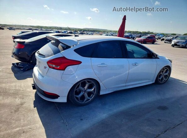 1FADP3L96JL213470 2018 FORD FOCUS Белый Задняя правая четверть