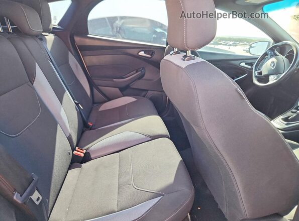1FADP3L96JL213470 2018 FORD FOCUS Белый Вид задних сидений