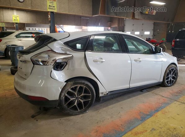 1FADP3M24HL248794 2017 FORD FOCUS White Задня права чверть