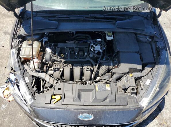 1FADP3M24JL241060 2018 FORD FOCUS Gray Rear interior view
