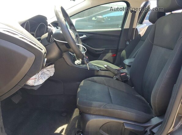 1FADP3M24JL241060 2018 FORD FOCUS Gray Front interior view