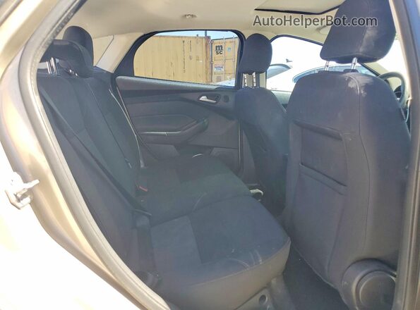 1FADP3M28HL206239 2017 FORD FOCUS Beige Հետևի նստատեղերի տեսք