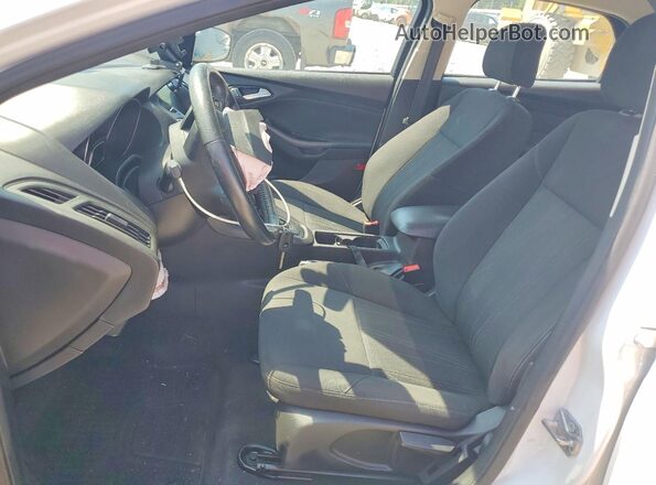 1FADP3M28HL213739 2017 FORD FOCUS White Front interior view