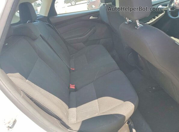 1FADP3M28HL213739 2017 FORD FOCUS White Rear seats view