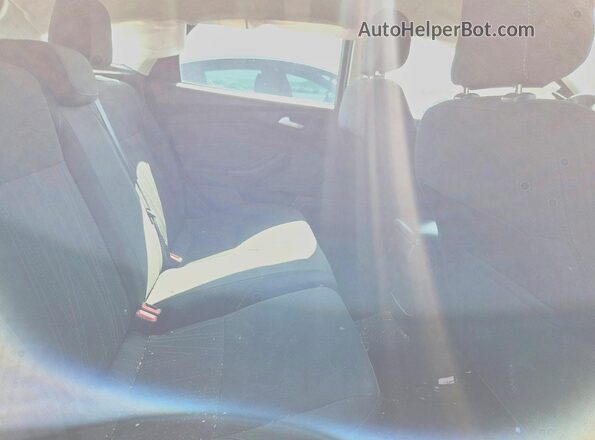 1FADP3M28JL210961 2018 FORD FOCUS Gray Հետևի նստատեղերի տեսք