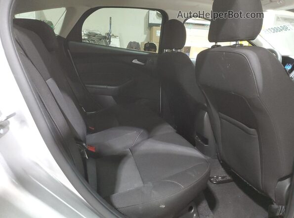 1FADP3M29HL302090 2017 FORD FOCUS Silver Rear seats view