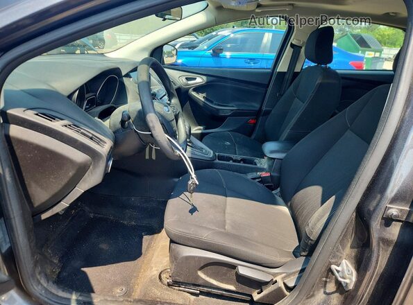1FADP3M29JL213397 2018 FORD FOCUS Gray Front interior view