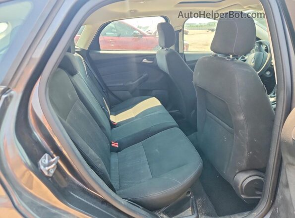 1FADP3M29JL213397 2018 FORD FOCUS Gray Rear seats view