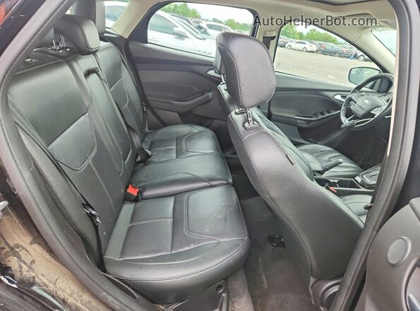 1FADP3N20JL273566 2018 FORD FOCUS Black Widok tylnych siedzeń