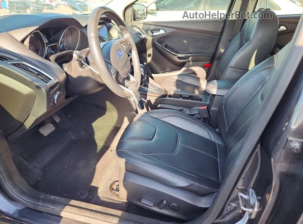 1FADP3N22HL320588 2017 FORD FOCUS Gray Սալոնի դիմացի տեսք