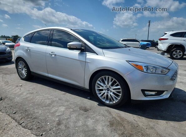 1FADP3N22JL285007 2018 FORD FOCUS Silver Front right