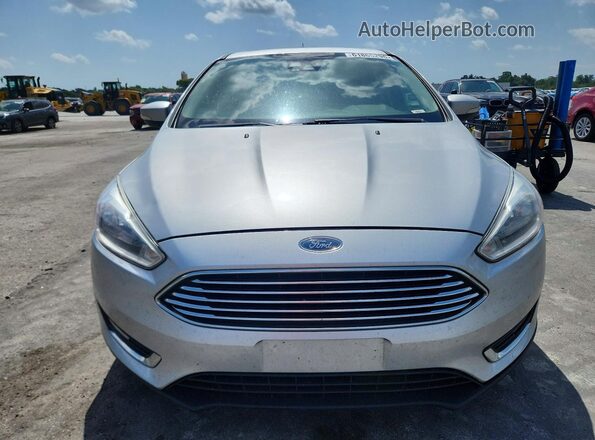 1FADP3N22JL285007 2018 FORD FOCUS Silver Front view
