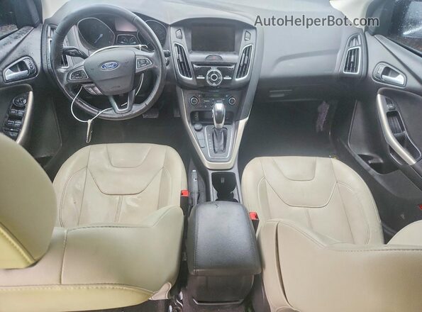 1FADP3N24JL326138 2018 FORD FOCUS Silver Вид панелі приладів