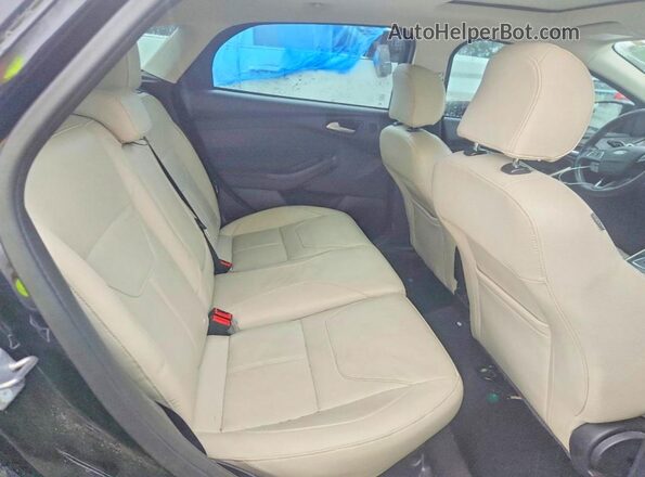 1FADP3N24JL326138 2018 FORD FOCUS Silver Вид задніх сидінь