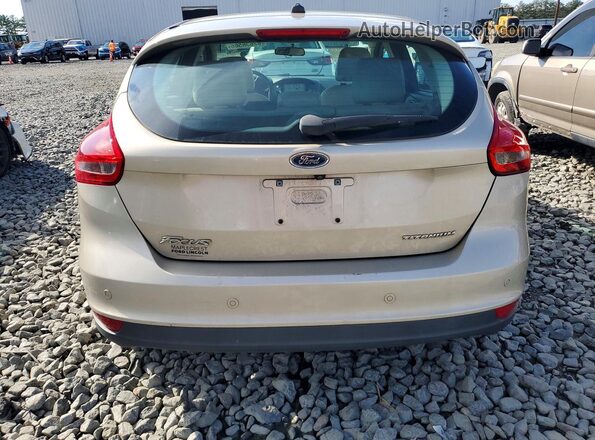 1FADP3N26JL295877 2018 FORD FOCUS Cream Rear view