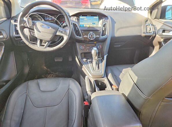 1FADP3N27JL320611 2018 FORD FOCUS Black Vista del salpicadero