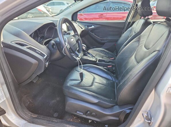 1FADP3N28GL260069 2016 FORD FOCUS Silver წინა სალონის ხედი