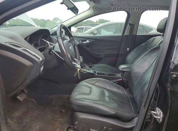 1FADP3N28GL279429 2016 FORD FOCUS Черный Вид салона спереди