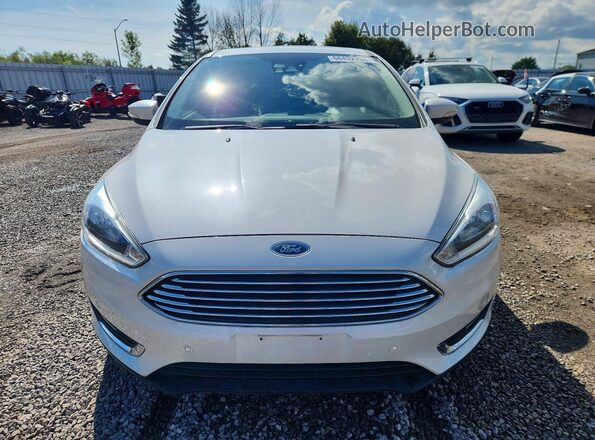 1FADP3N29HL273396 2017 FORD FOCUS White Widok tylnych siedzeń