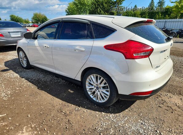1FADP3N29HL273396 2017 FORD FOCUS White Przód prawy