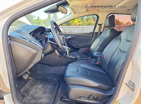 1FADP3N29HL273396 2017 FORD FOCUS White Widok wnętrza 360 stopni