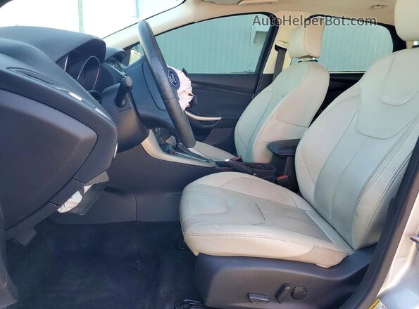 1FADP3N29HL287198 2017 FORD FOCUS Silver Vista interior delantera