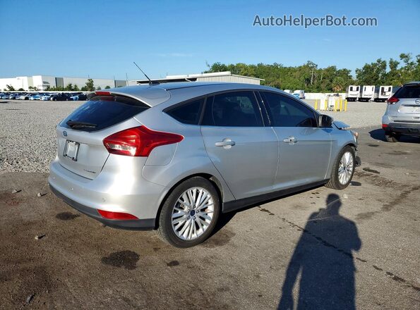 1FADP3N29HL287198 2017 FORD FOCUS Silver Trasero derecho