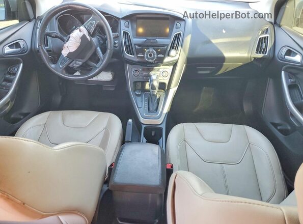 1FADP3N29HL287198 2017 FORD FOCUS Silver Vista del salpicadero