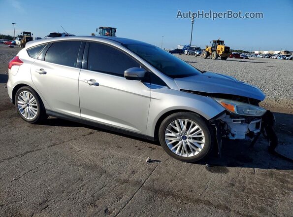 1FADP3N29HL287198 2017 FORD FOCUS Silver Delantero derecho