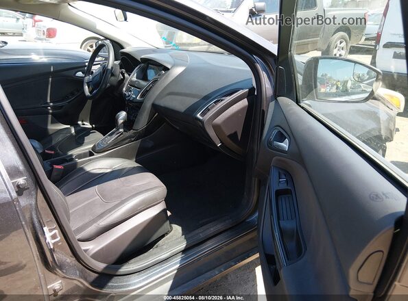 1FADP3N29JL303986 2018 FORD FOCUS Gray Widok wnętrza z przodu