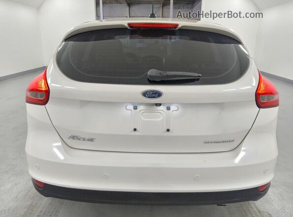 1FADP3N29JL314521 2018 FORD FOCUS White Rear view