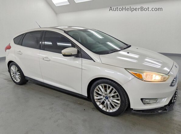 1FADP3N29JL314521 2018 FORD FOCUS White Front right