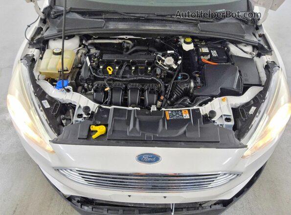 1FADP3N29JL314521 2018 FORD FOCUS White Rear interior view